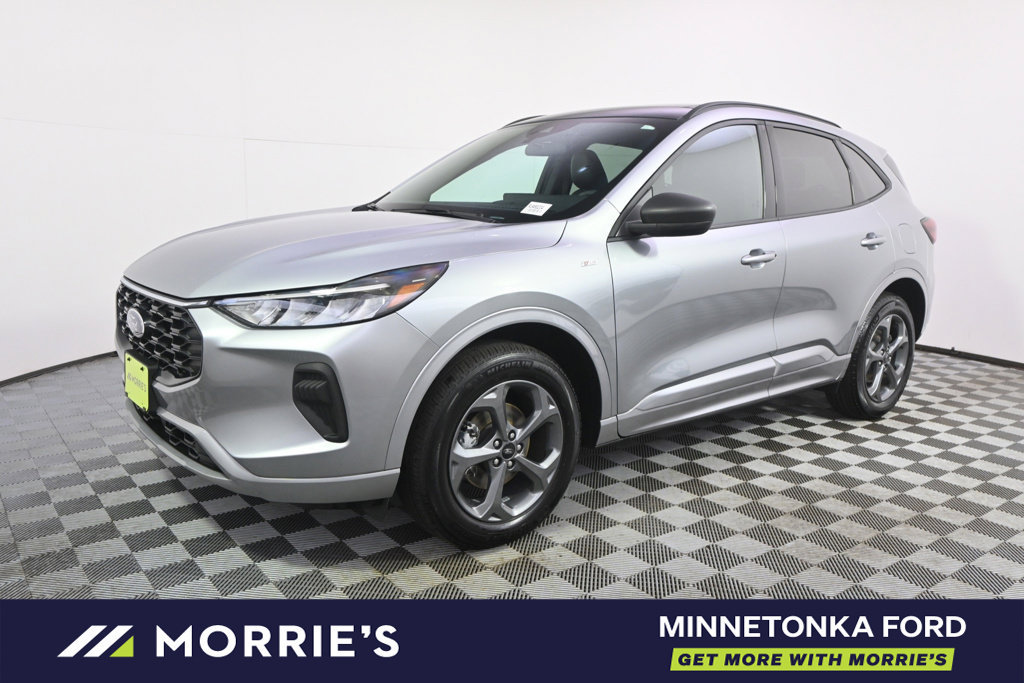 Used 2024 Ford Escape ST-Line w/ Tech Pack #1 AWD/4WD image 2