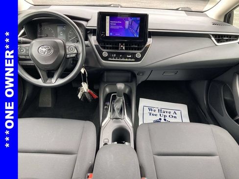Used 2025 Toyota Corolla LE FWD image 13