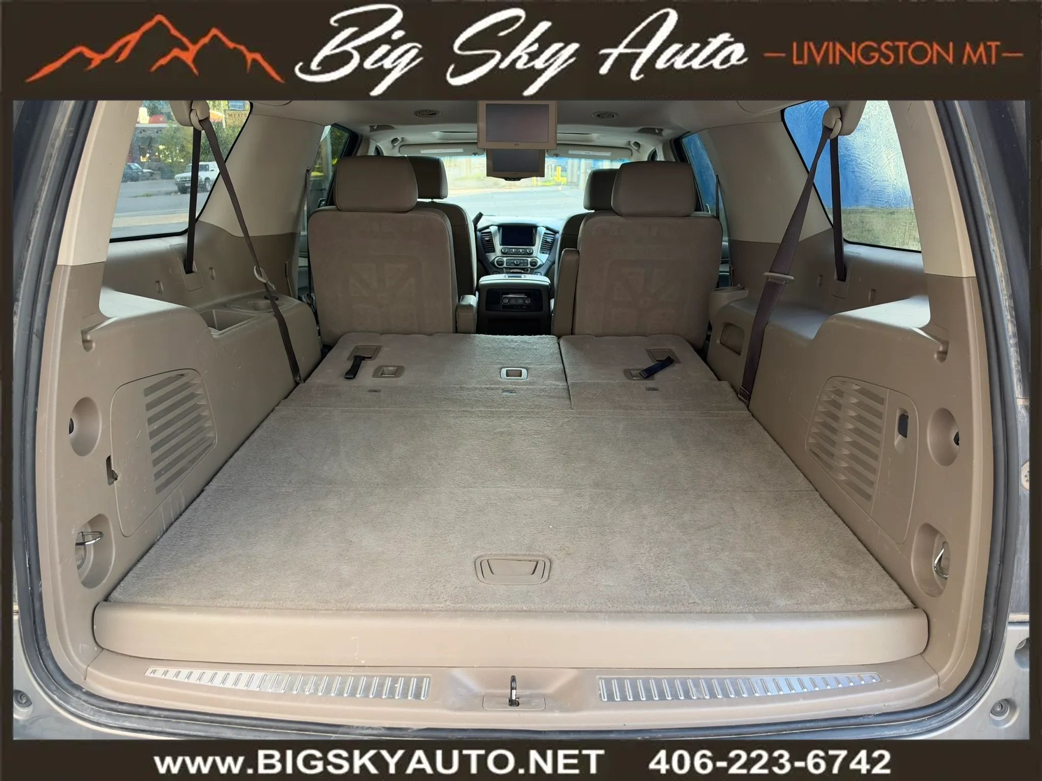Used 2018 Chevrolet Suburban LT AWD/4WD image 25