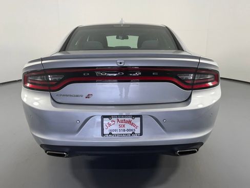 Used 2019 Dodge Charger SXT AWD/4WD image 5