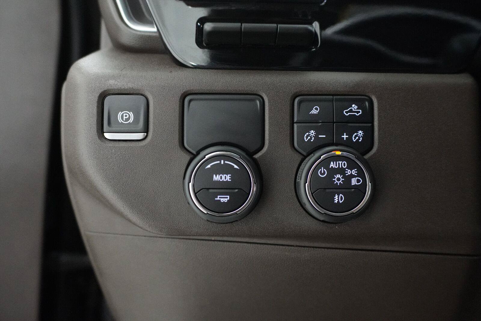 Used 2024 Chevrolet Silverado 1500 LTZ w/ Technology Package RWD image 13
