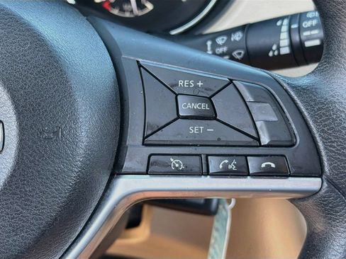 Used 2017 Nissan Rogue S FWD image 18