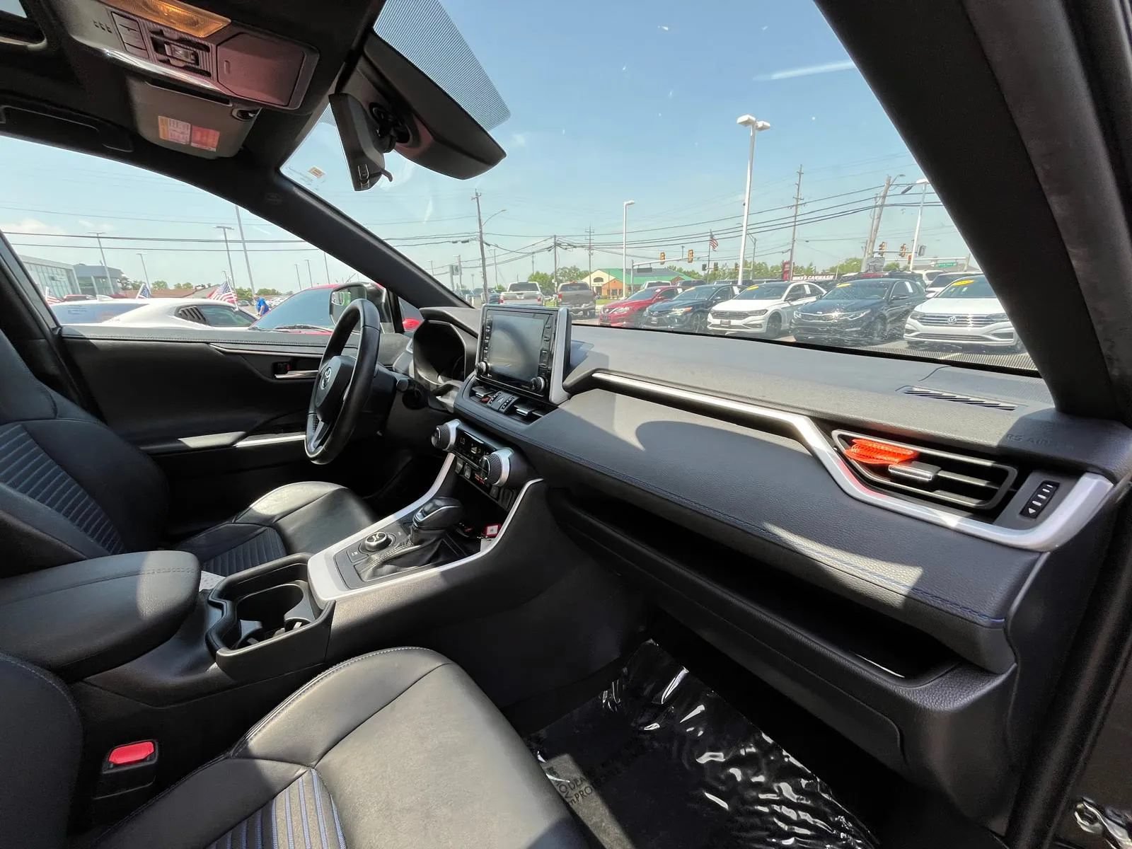 Used 2021 Toyota RAV4 XSE AWD/4WD image 29