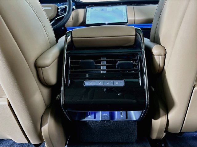 New 2027 Land Rover Range Rover Sport SE AWD/4WD image 23