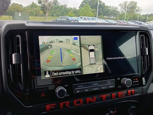 Used 2025 Nissan Frontier PRO-4X w/ Pro Convenience Package AWD/4WD image 19