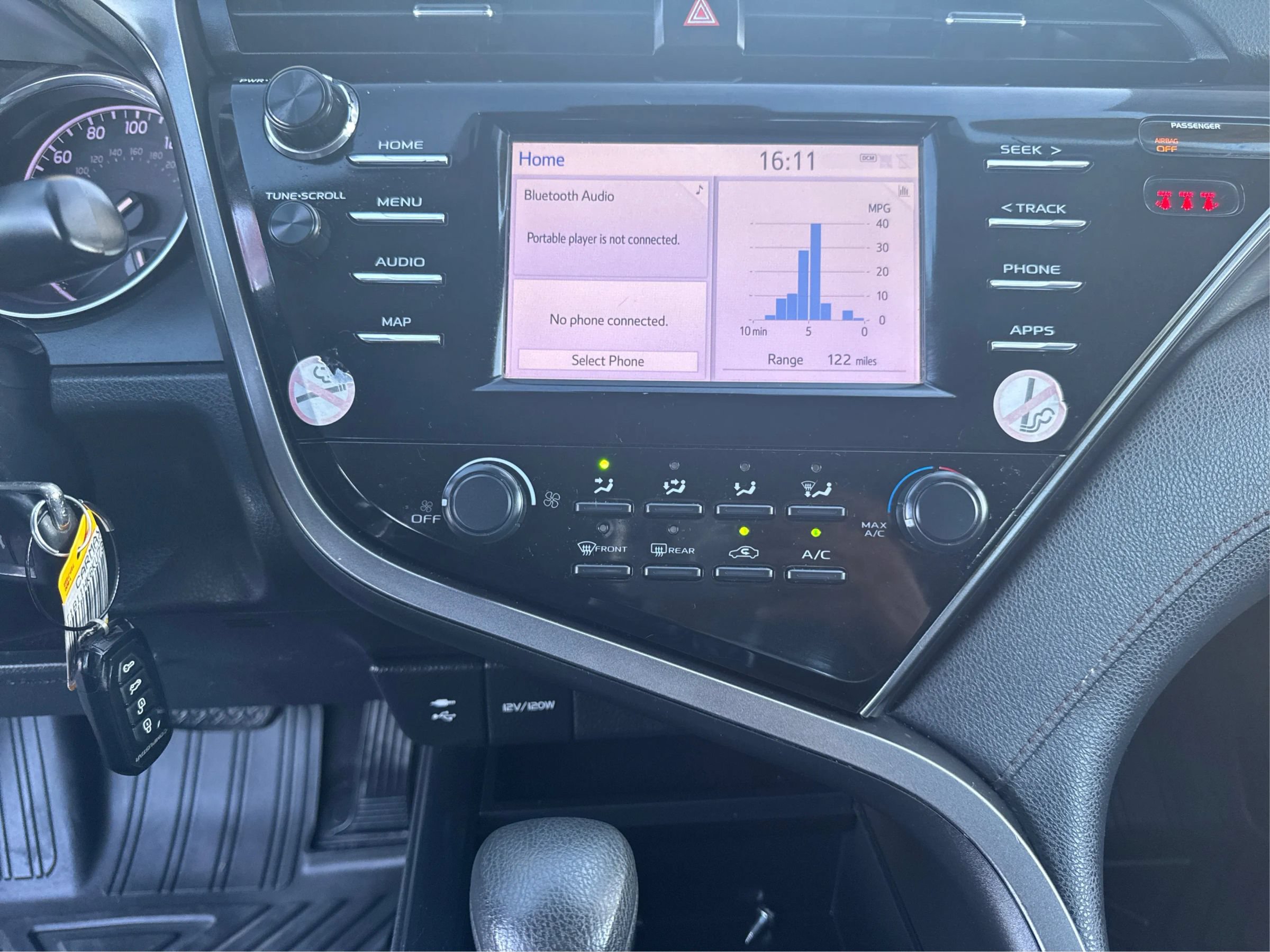 Used 2019 Toyota Camry LE FWD image 15