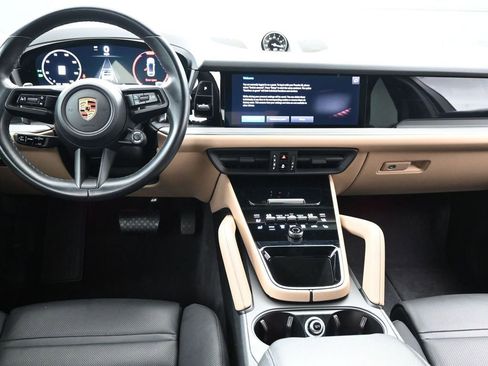 Certified 2024 Porsche Cayenne Coupe AWD/4WD image 8