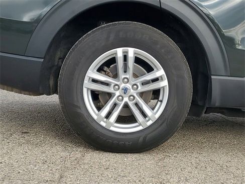 Used 2022 Ford Explorer XLT image 5