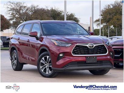 Used 2023 Toyota Highlander XLE