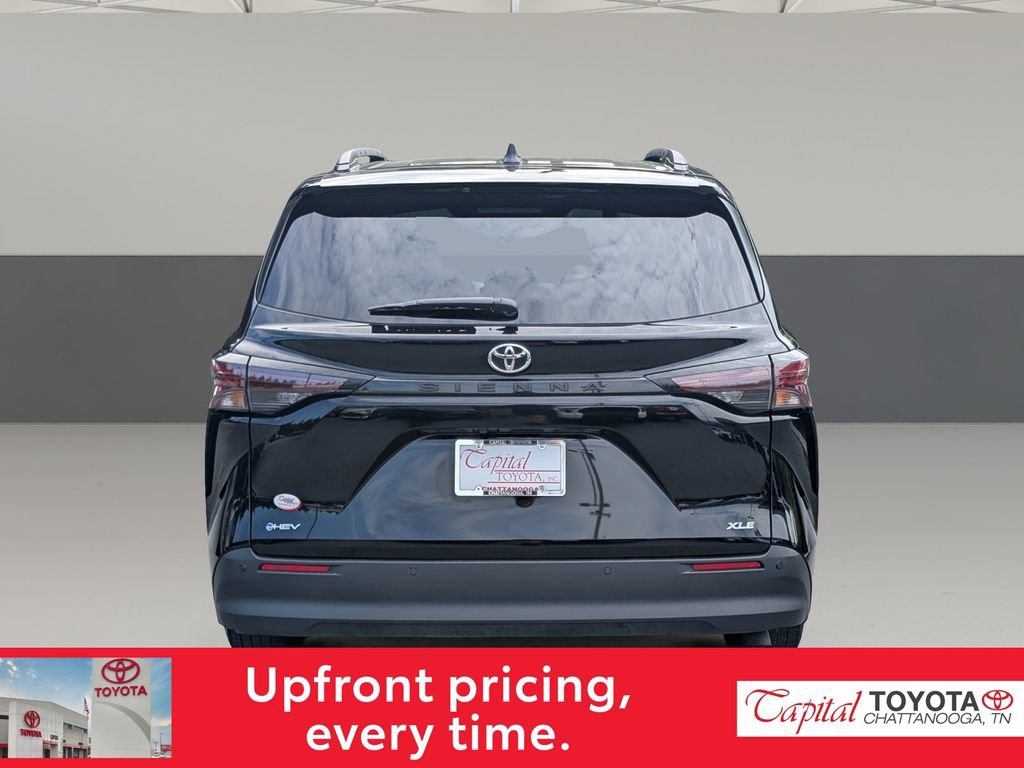Used 2026 Toyota Sienna XLE FWD image 6