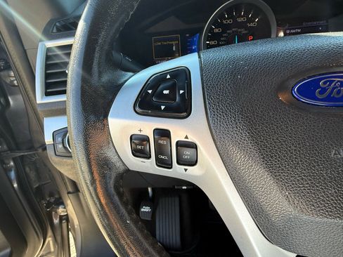 Used 2013 Ford Explorer XLT image 18