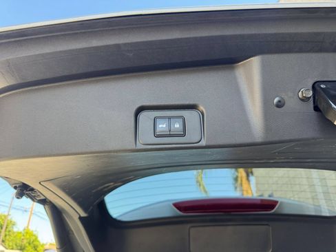 Used 2025 Nissan Rogue SV FWD image 19