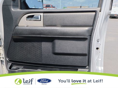 Used 2015 Ford Expedition XLT image 35