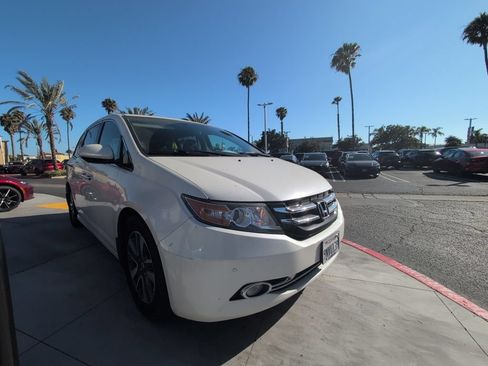 Used 2016 Honda Odyssey Touring Elite image 32