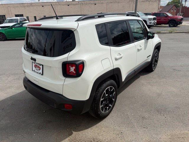 Used 2023 Jeep Renegade Latitude AWD/4WD image 7