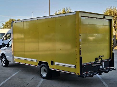 Used 2024 Ford E-350 and Econoline 350 Super Duty w/ Driver's Safety Package image 6