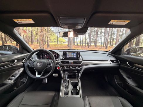 Used 2022 Honda Accord Sport image 2