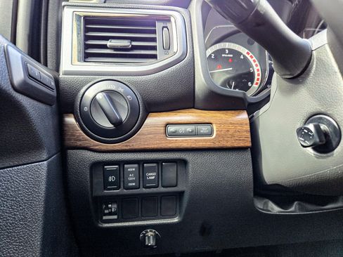 Used 2016 Nissan Titan Platinum Reserve image 21