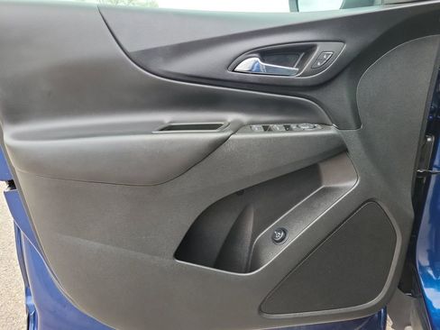Used 2022 Chevrolet Equinox LT AWD/4WD image 16
