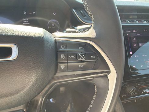 Used 2025 Jeep Grand Cherokee L Laredo w/ Luxury Tech Group I RWD image 31