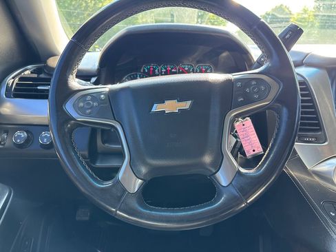 Used 2020 Chevrolet Suburban LT AWD/4WD image 15