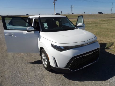 Used 2024 Kia Soul LX w/ Option Group 015 image 29