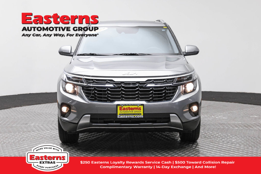 Used 2024 Kia Seltos EX AWD/4WD image 3