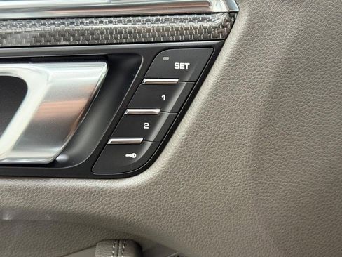 New 2026 Porsche Macan image 18