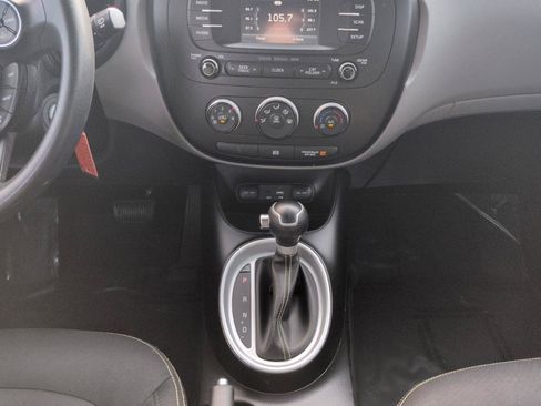 Used 2016 Kia Soul + FWD image 14