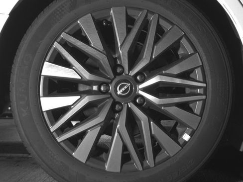 Used 2025 Nissan Altima 2.5 SV image 15