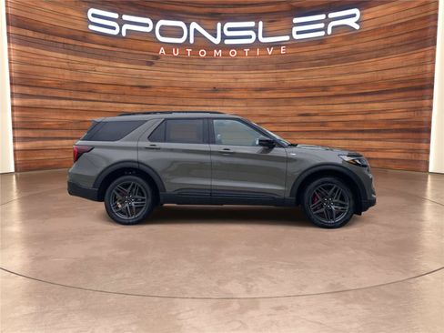 New 2026 Ford Explorer ST-Line w/ ST-Line Street Pack AWD/4WD image 7