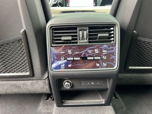 Certified 2025 Porsche Cayenne S image 40