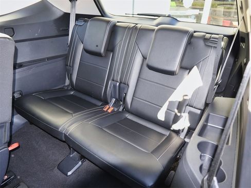 Certified 2022 Volkswagen Atlas SE image 15