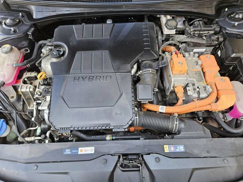 Used 2023 Hyundai Elantra Limited FWD image 23