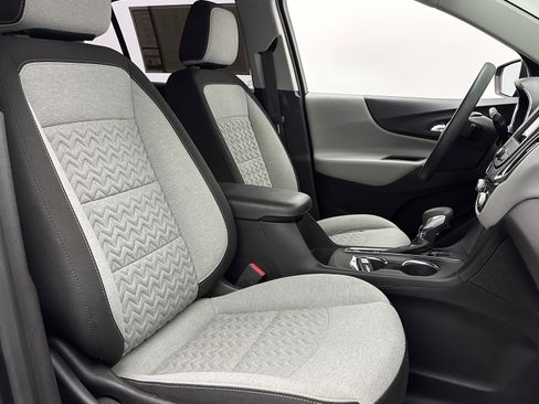 Used 2022 Chevrolet Equinox LS image 35