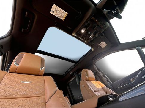 Used 2023 Cadillac Escalade ESV Sport w/ Touring Package image 17