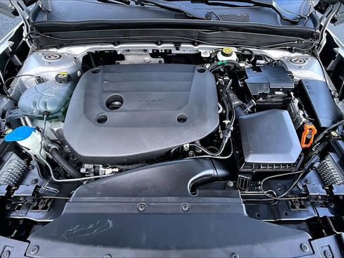 Certified 2023 Volvo XC40 B5 Ultimate w/ Protection Package Premier image 30