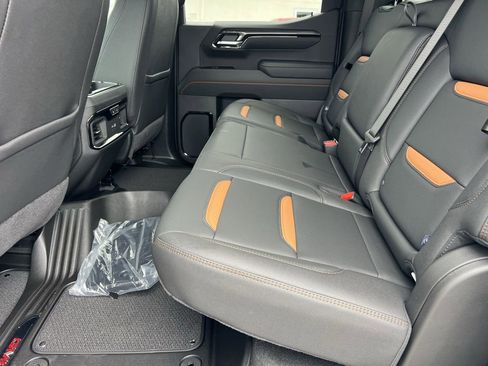 New 2025 GMC Sierra 1500 AT4 w/ Technology Package image 17