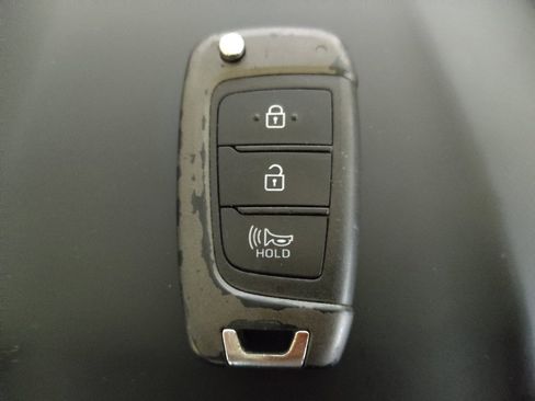 Used 2020 Hyundai Venue SE FWD image 32