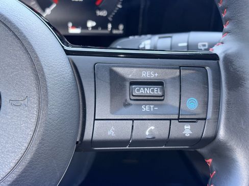 Certified 2025 Nissan Kicks SR FWD image 21