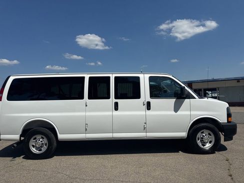 Used 2025 Chevrolet Express 3500 LS RWD image 6