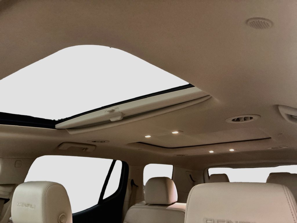 Used 2022 GMC Acadia Denali FWD image 23