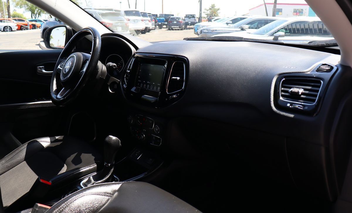 Used 2020 Jeep Compass Latitude FWD image 35
