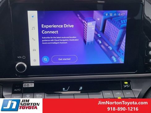 Used 2025 Toyota Camry SE image 19