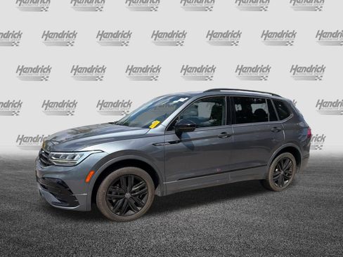 Used 2022 Volkswagen Tiguan SE R-Line AWD/4WD image 46