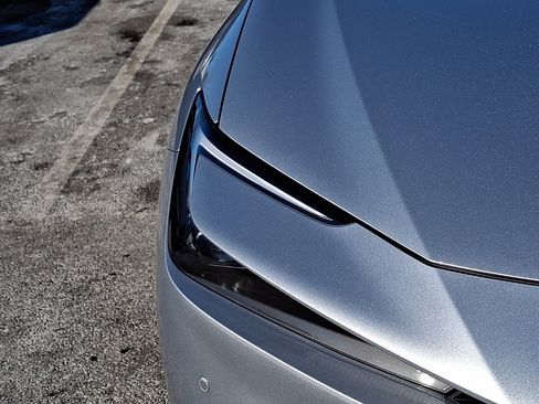New 2026 Toyota Prius Plug-In Hybrid FWD image 9