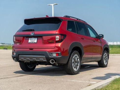 Used 2025 Honda Passport TrailSport image 10