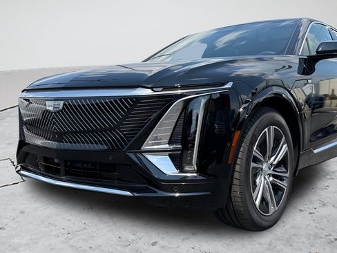 Used 2025 Cadillac Lyriq Luxury AWD/4WD image 33