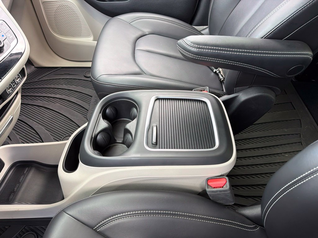 Certified 2023 Chrysler Pacifica Touring-L w/ Road Tripper Package AWD/4WD image 13