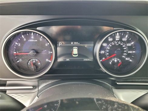 Used 2024 Kia Carnival LX image 21